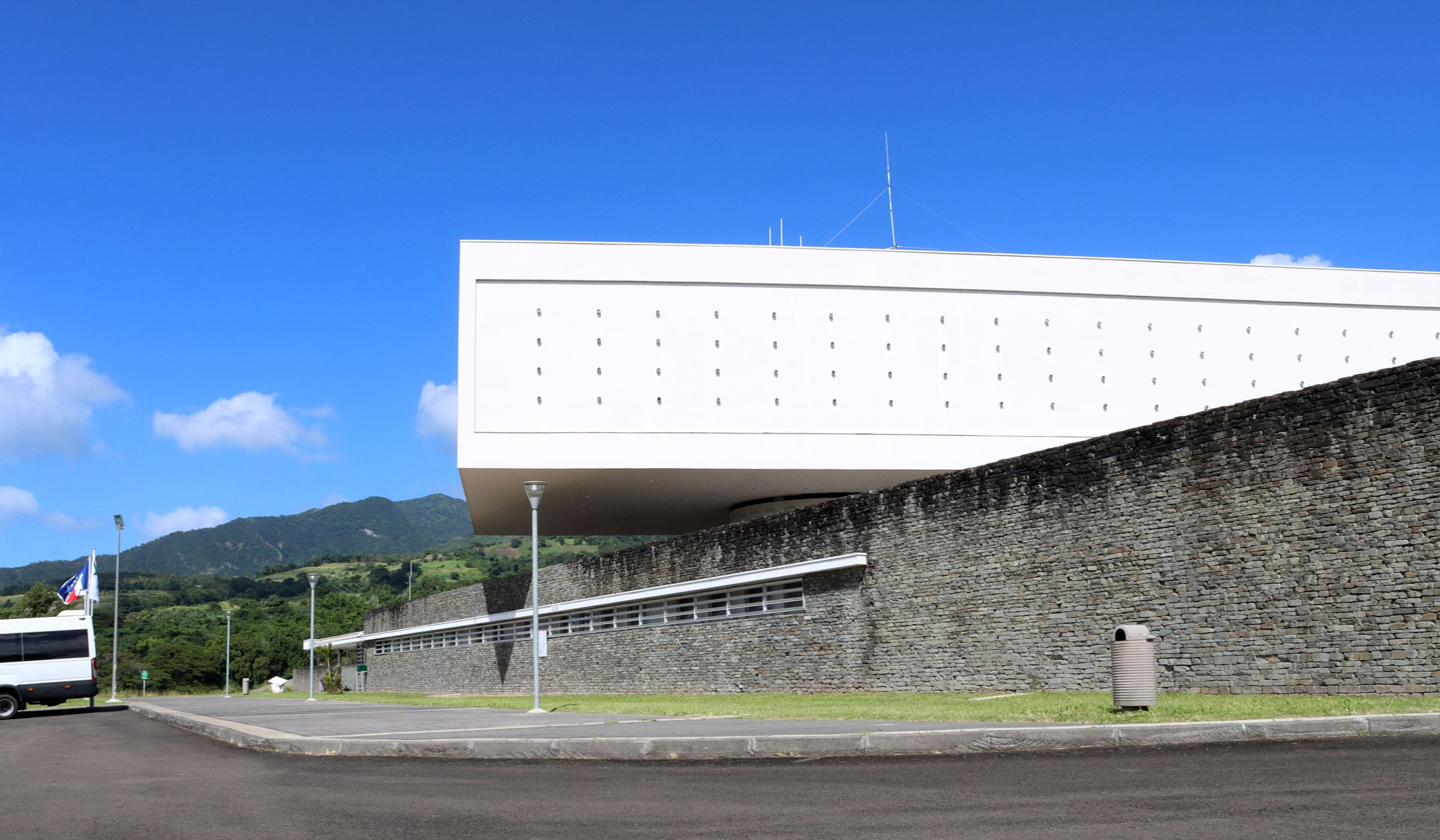 Bâtiment du Centre de découverte des Sciences et de la Terre