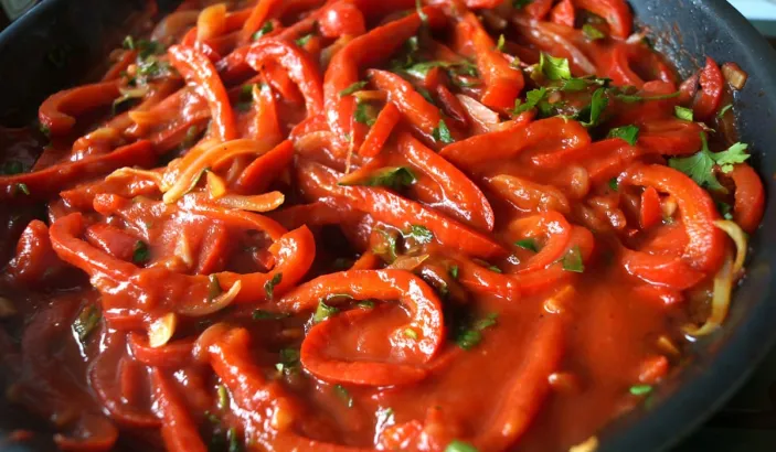 Red bell pepper cut into pieces