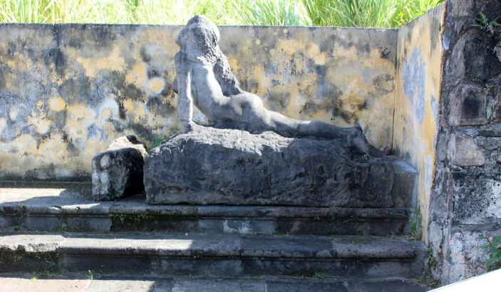 Petite sirène de l'ancien théâtre de Saint-Pierre