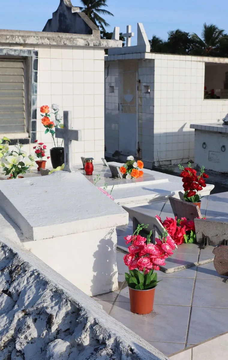 Tombes au cimetière du Diamant