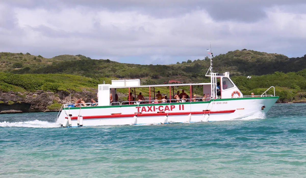 Taxi-Boat reliant l'Anse Chevalier à l'îlet Chevalier