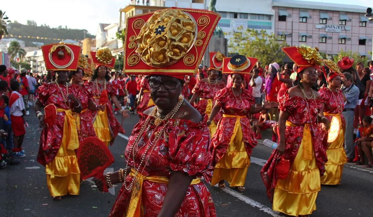 Groupe de carnaval lors de la parade du Mardi Gras