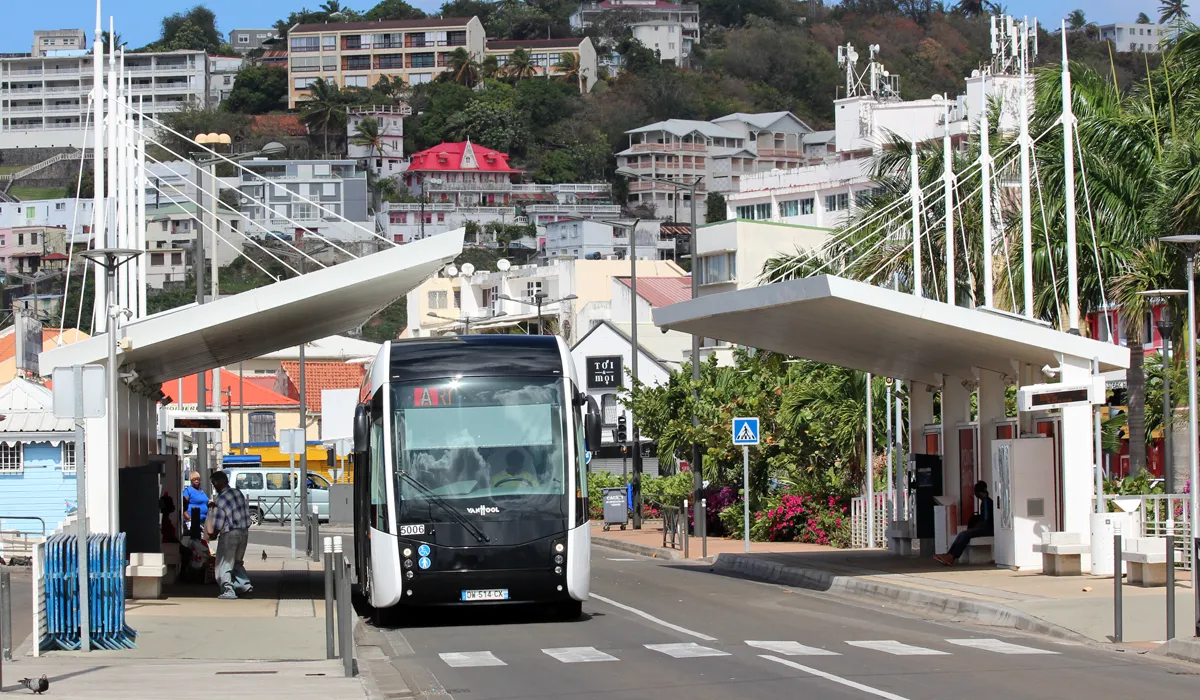 TCSP en gare à Fort-de-France
