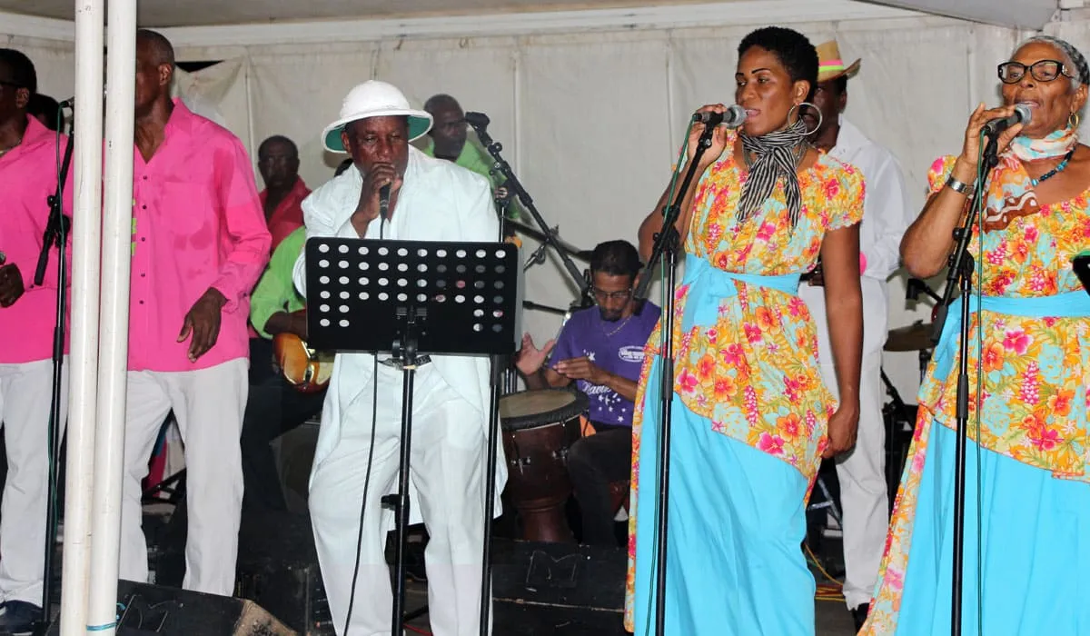 Ravine Plate band of chanté nwel